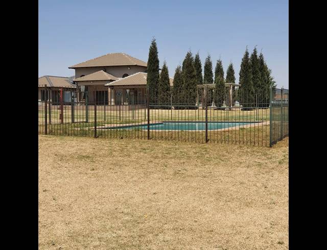 3 BEDROOM SIMPLEX FOR SALE IN PARKRAND